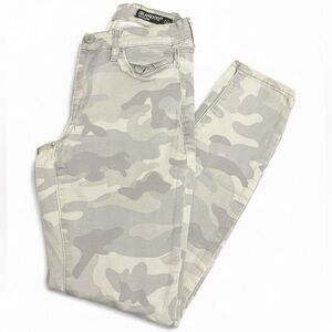 [BLANKNYC] The Sullivan Jeans